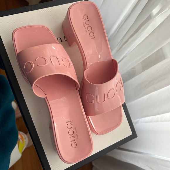 GUCCI WILD ROSE SANDAL π‘ - Picture 6 of 9